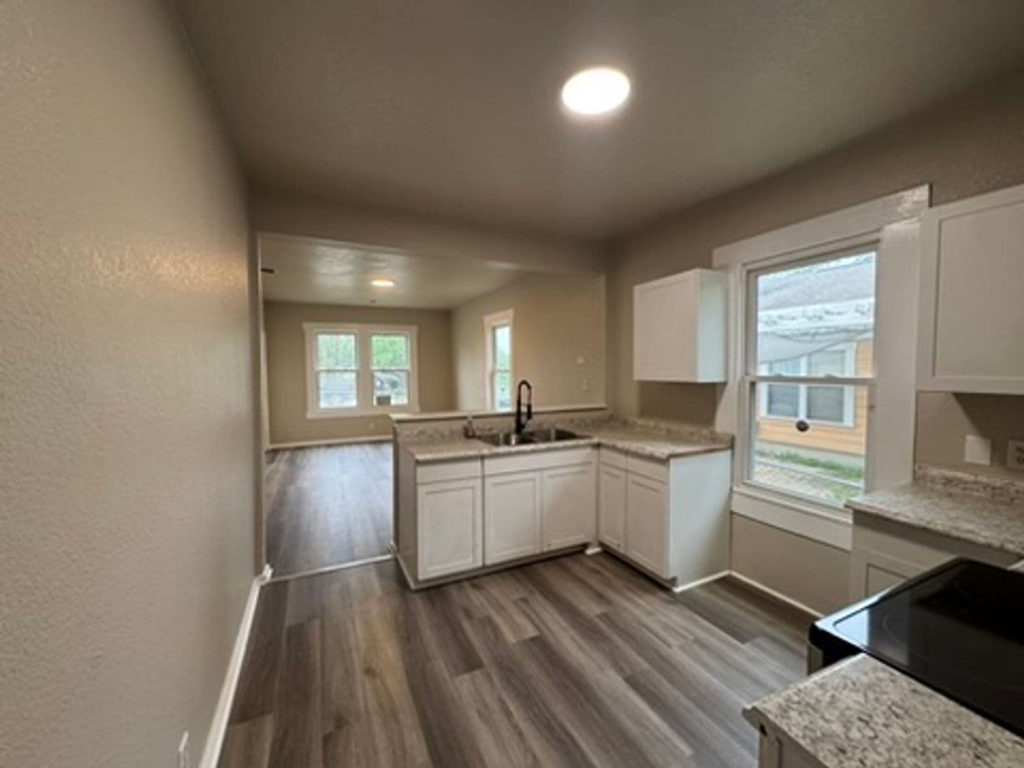 San Antonio House: 420 Clark Avenue