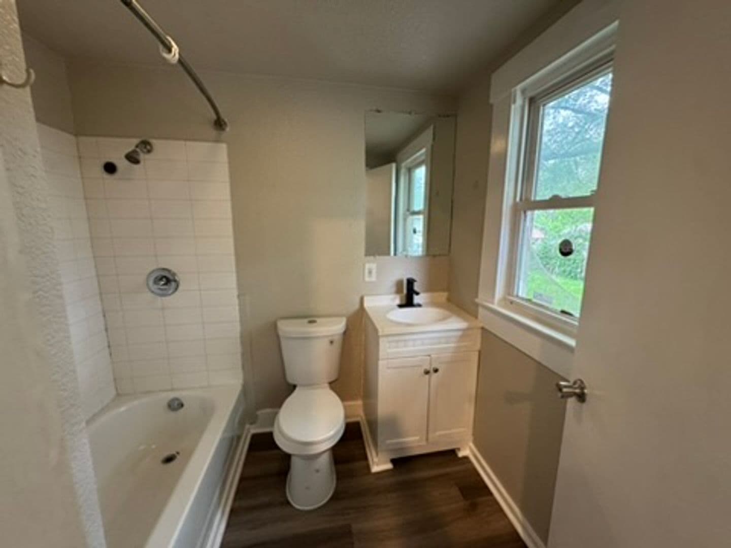 San Antonio House: 420 Clark Avenue