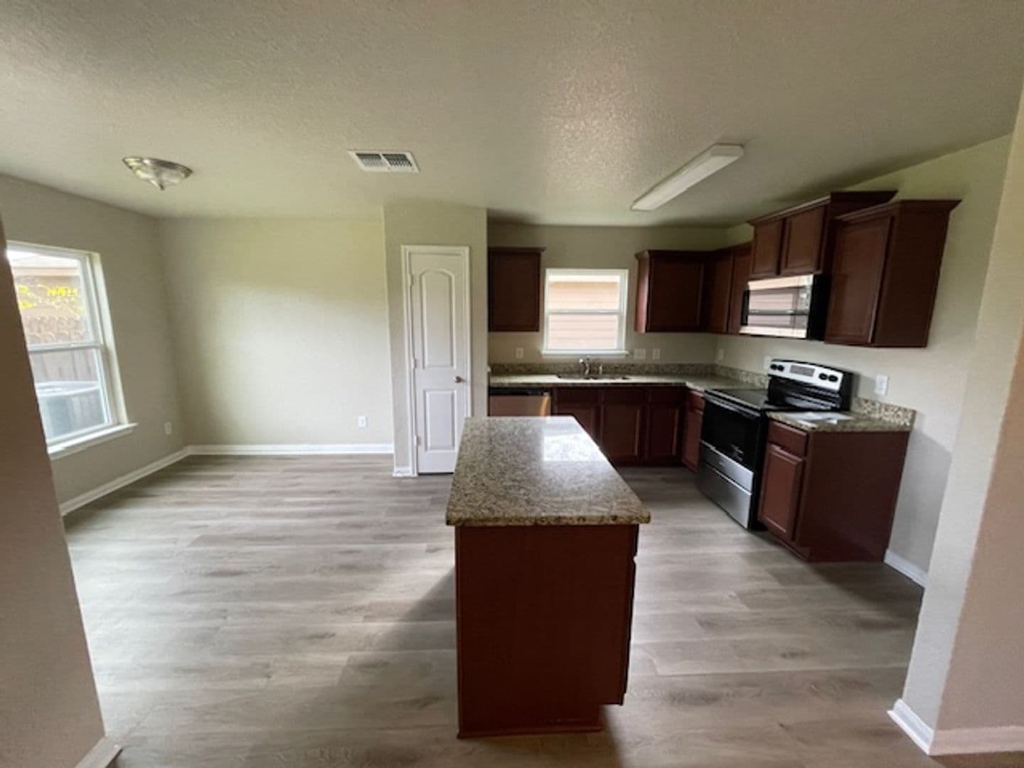 San Antonio House: 3618 Foster Meadows