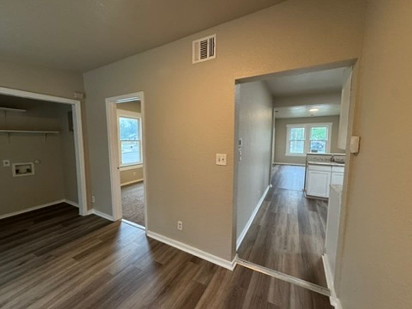 San Antonio House: 420 Clark Avenue