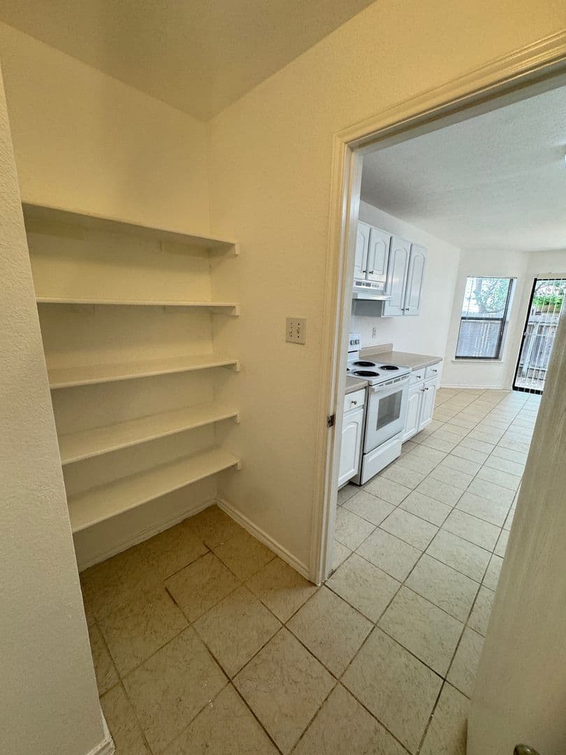 San Antonio House: 26 Viking Oak