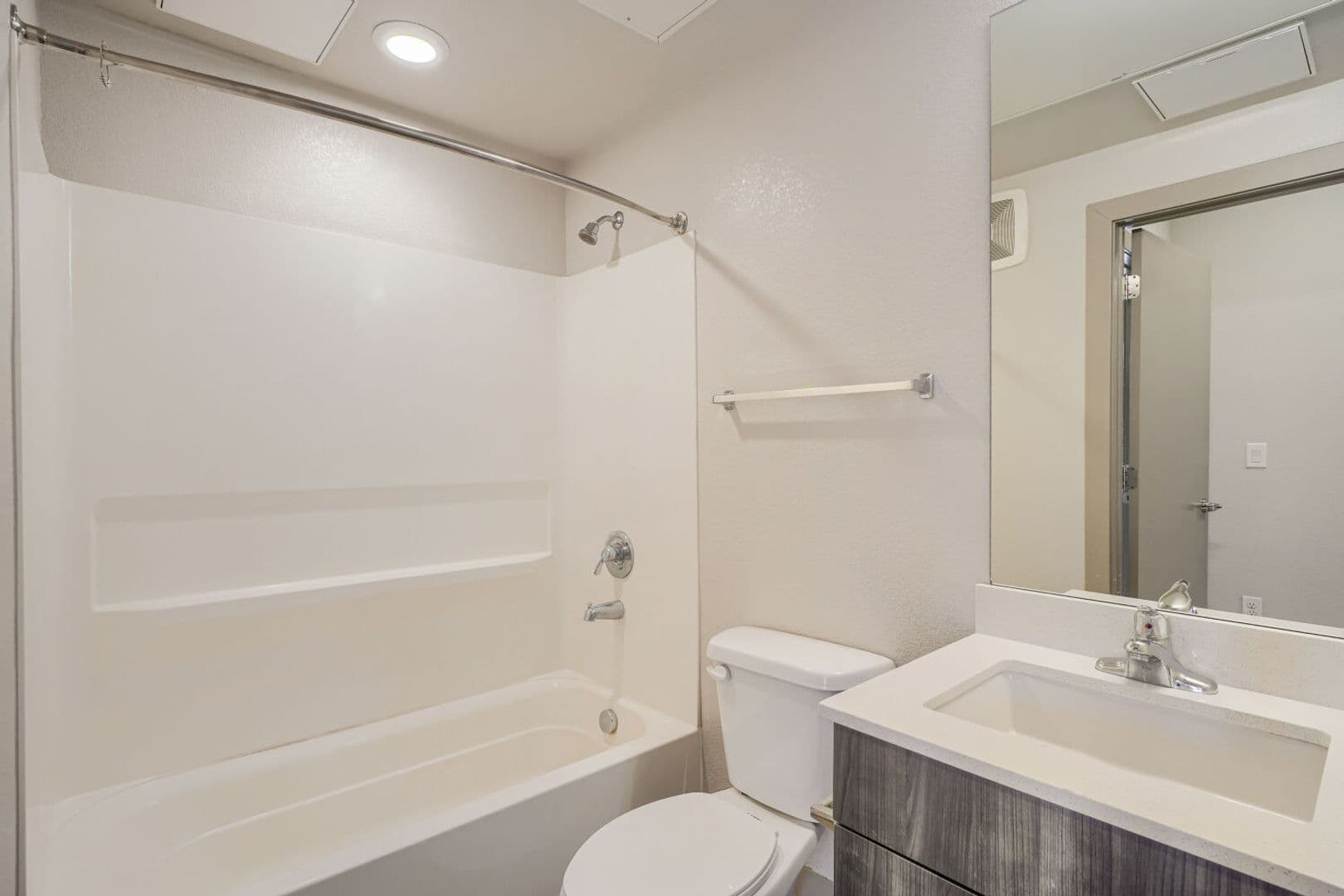 Denver Apartment: 4923 King St
