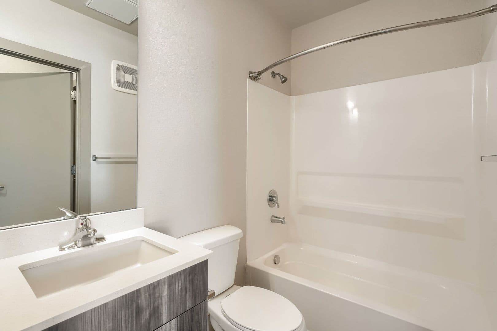 Denver Apartment: 4923 King St