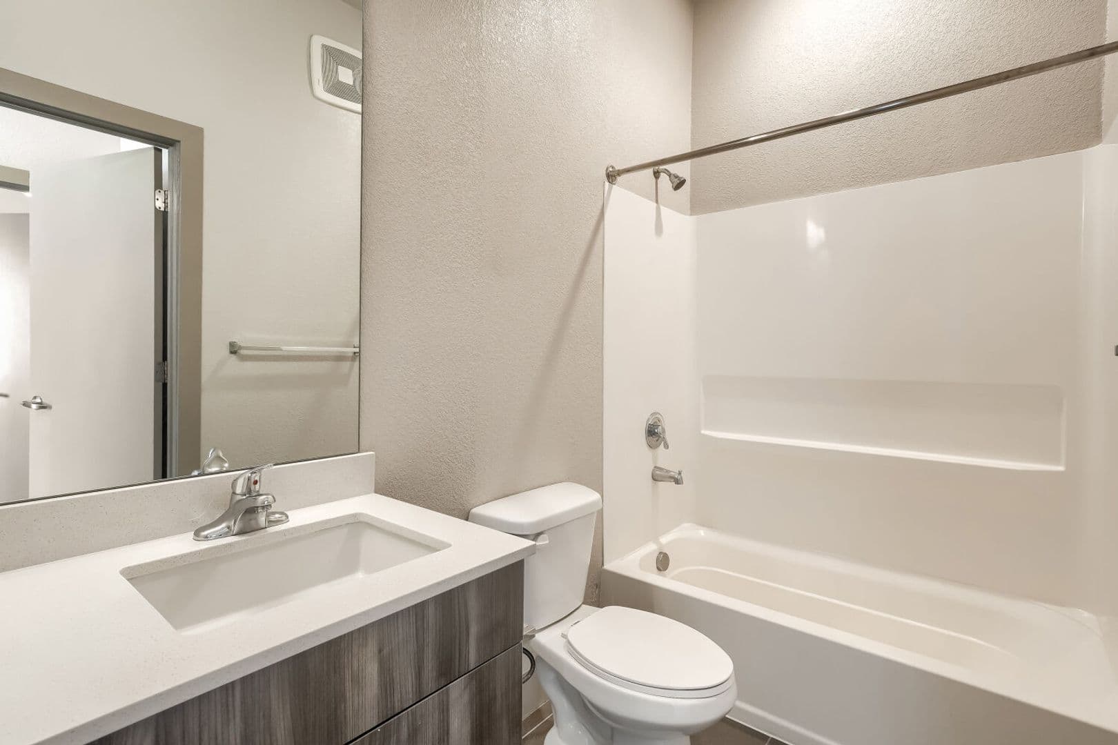 Denver Apartment: 4923 King St