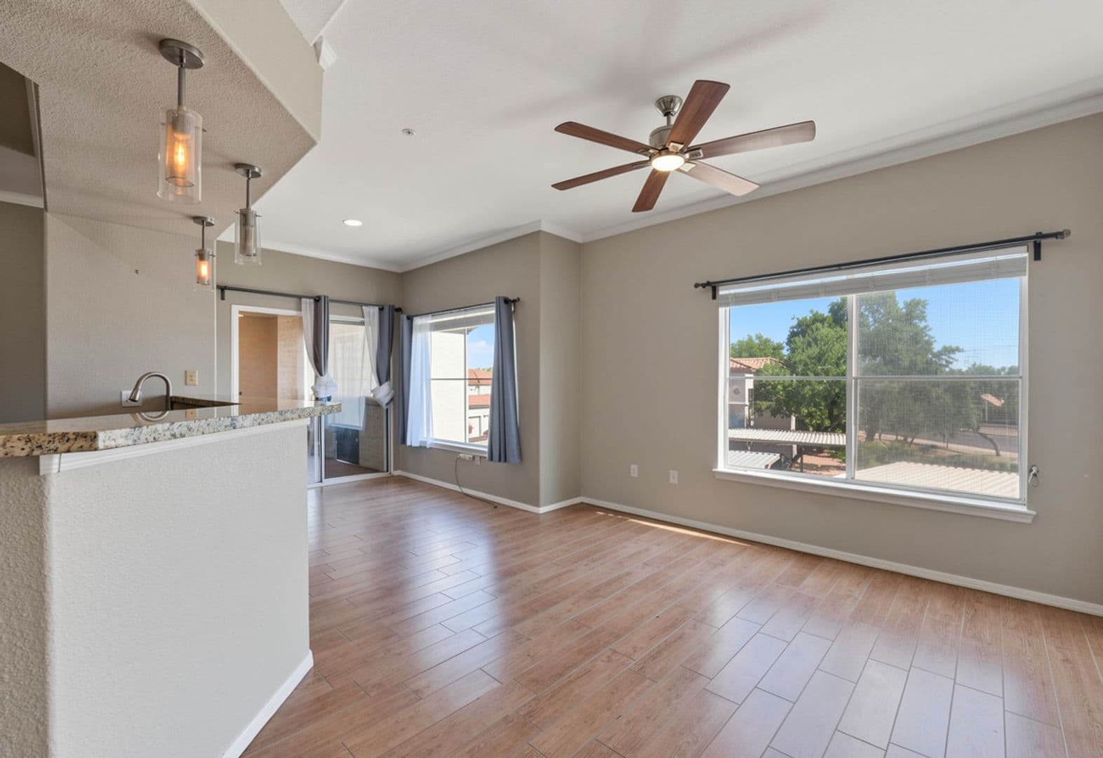 Phoenix Condo: 3236 E Chandler Blvd unit 2075
