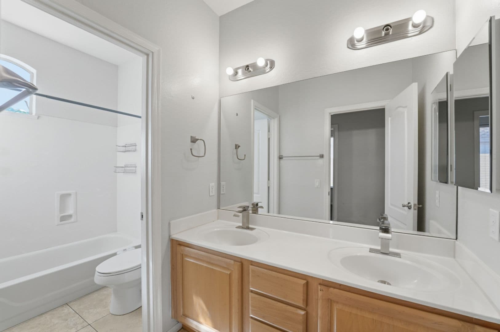 Glendale House: 7180 W Trails Dr
