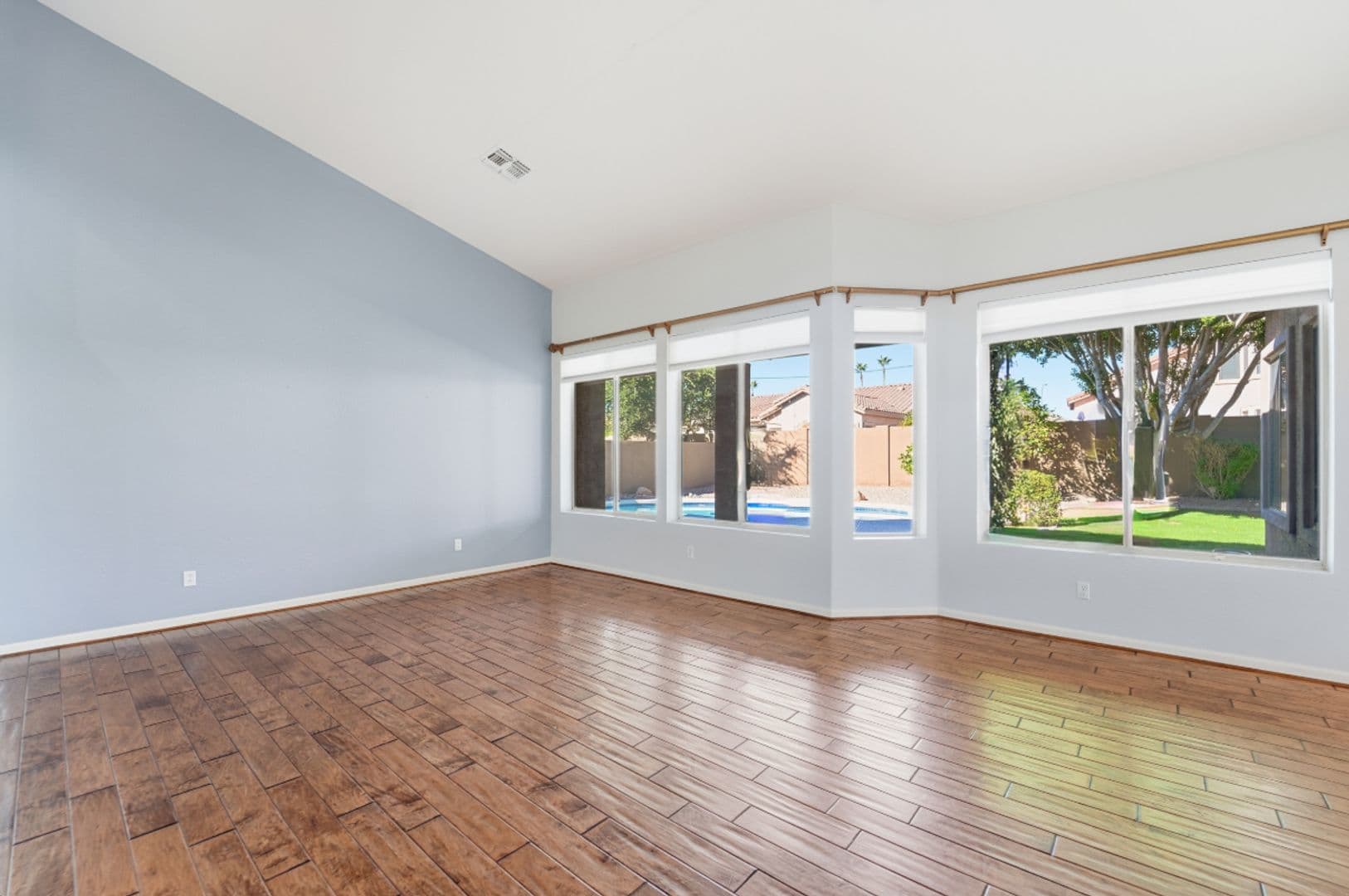 Glendale House: 7180 W Trails Dr