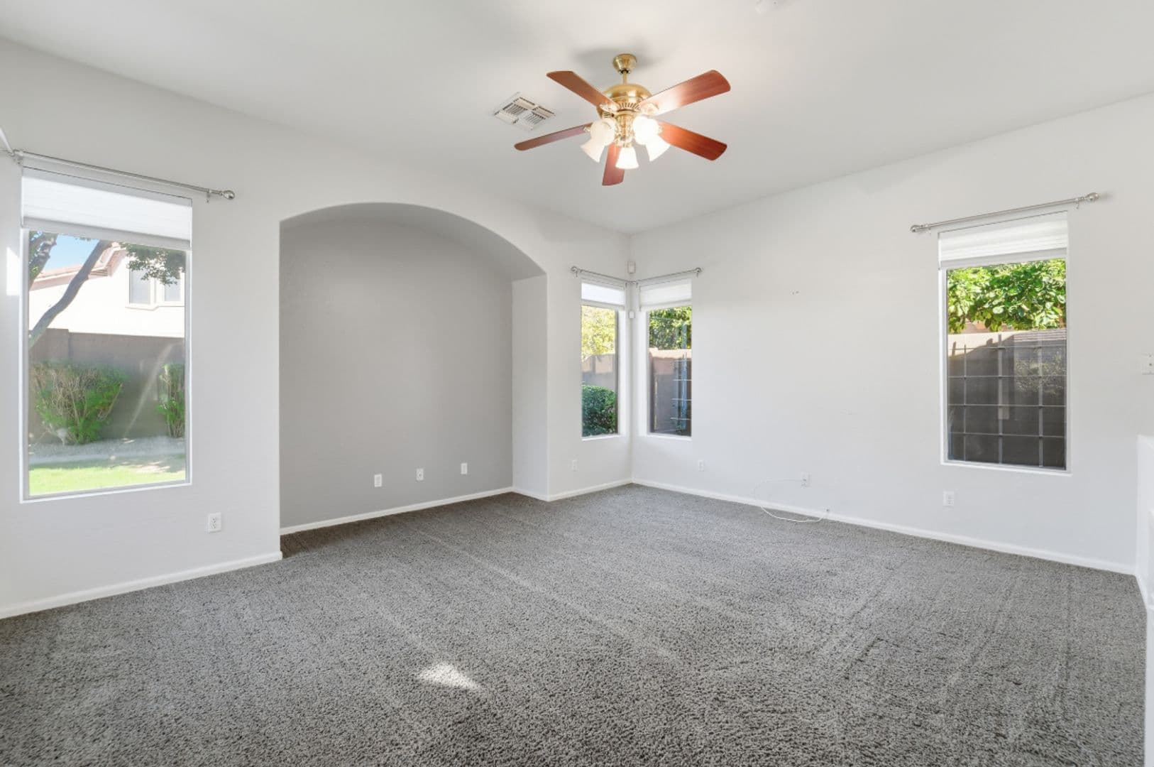 Glendale House: 7180 W Trails Dr