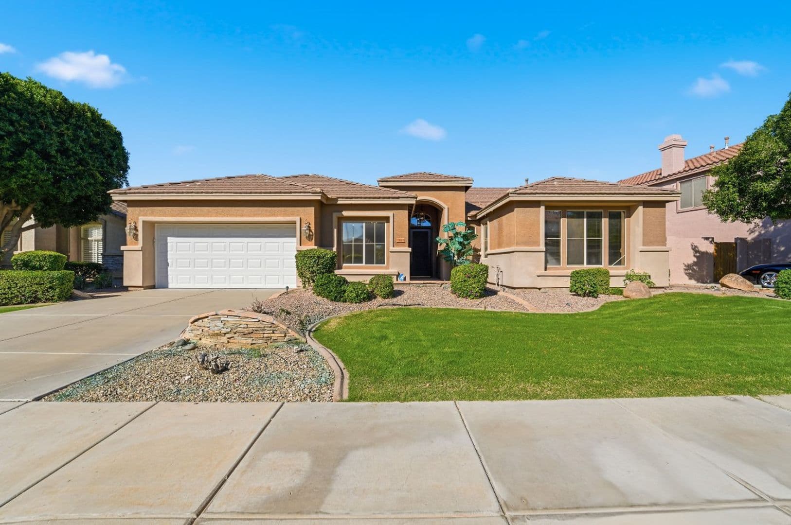 Glendale House: 7180 W Trails Dr