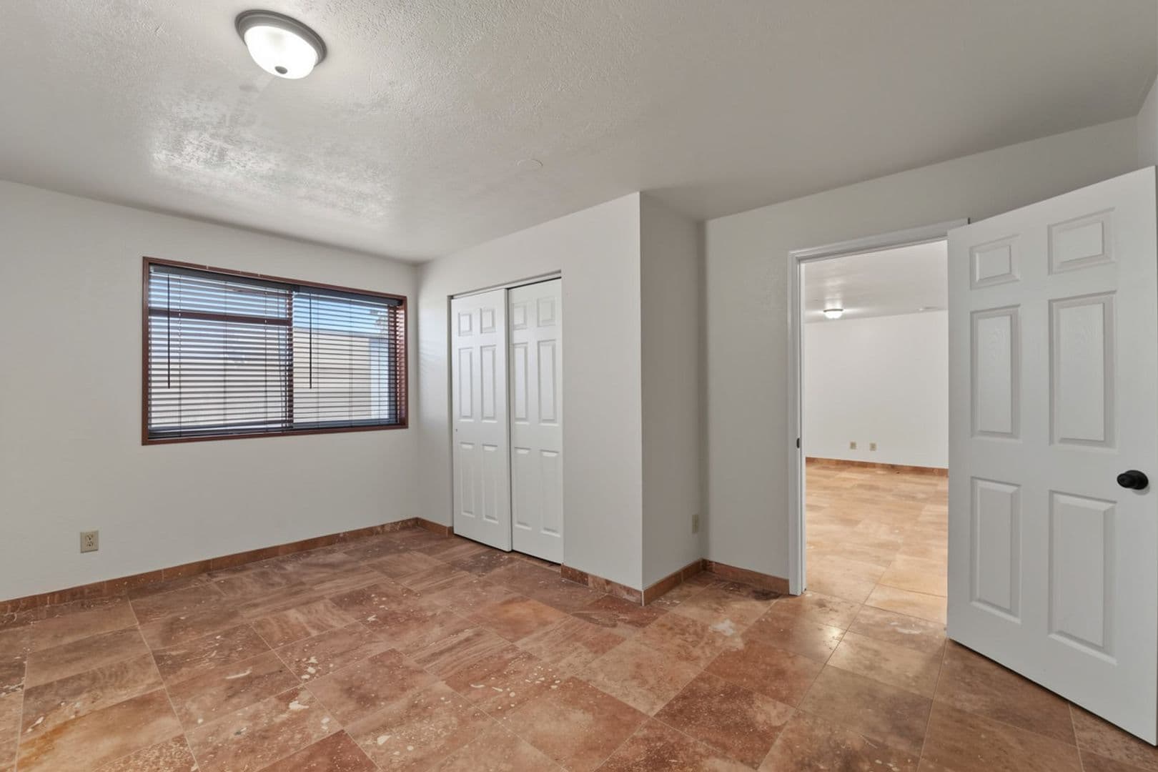 Gilbert House: 407 S Ocean Dr