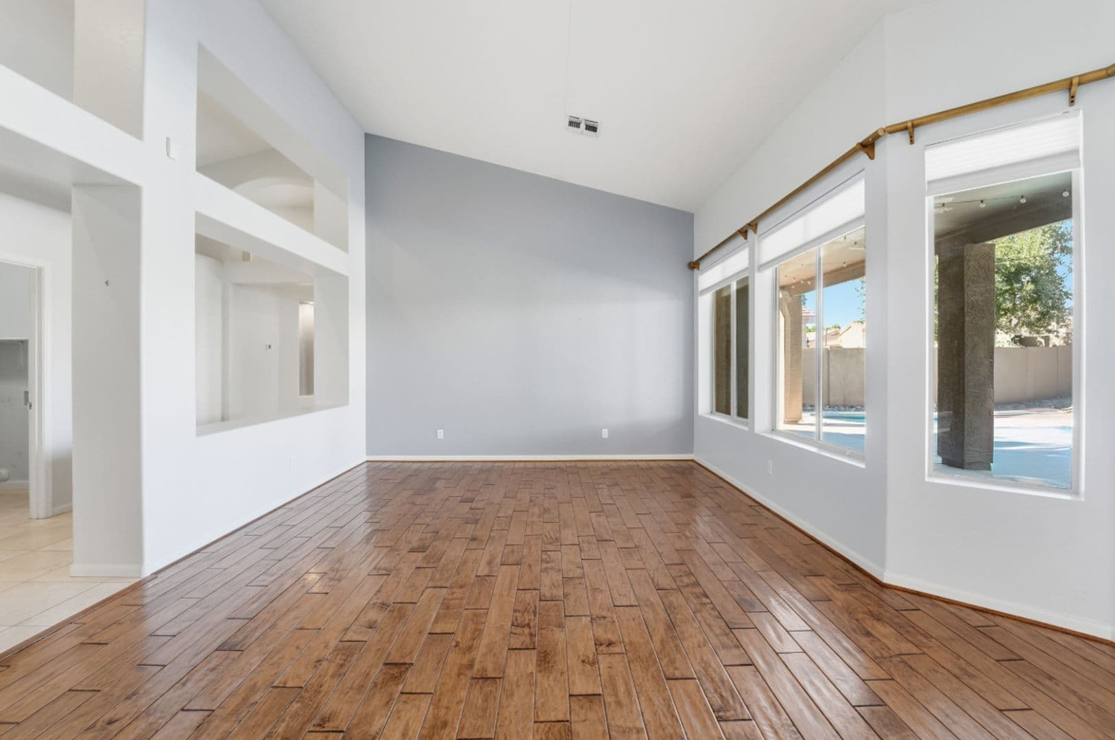 Glendale House: 7180 W Trails Dr