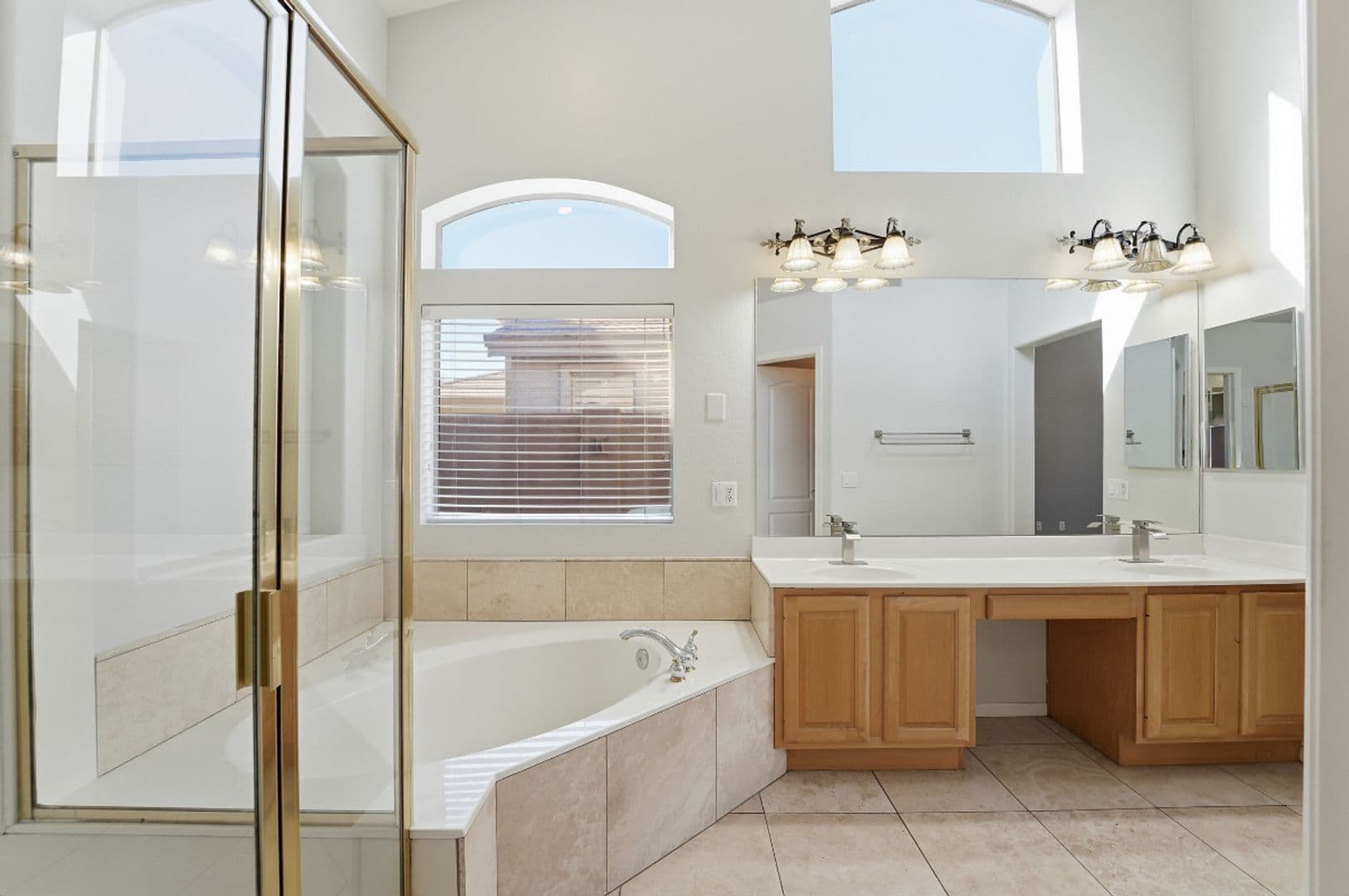 Glendale House: 7180 W Trails Dr