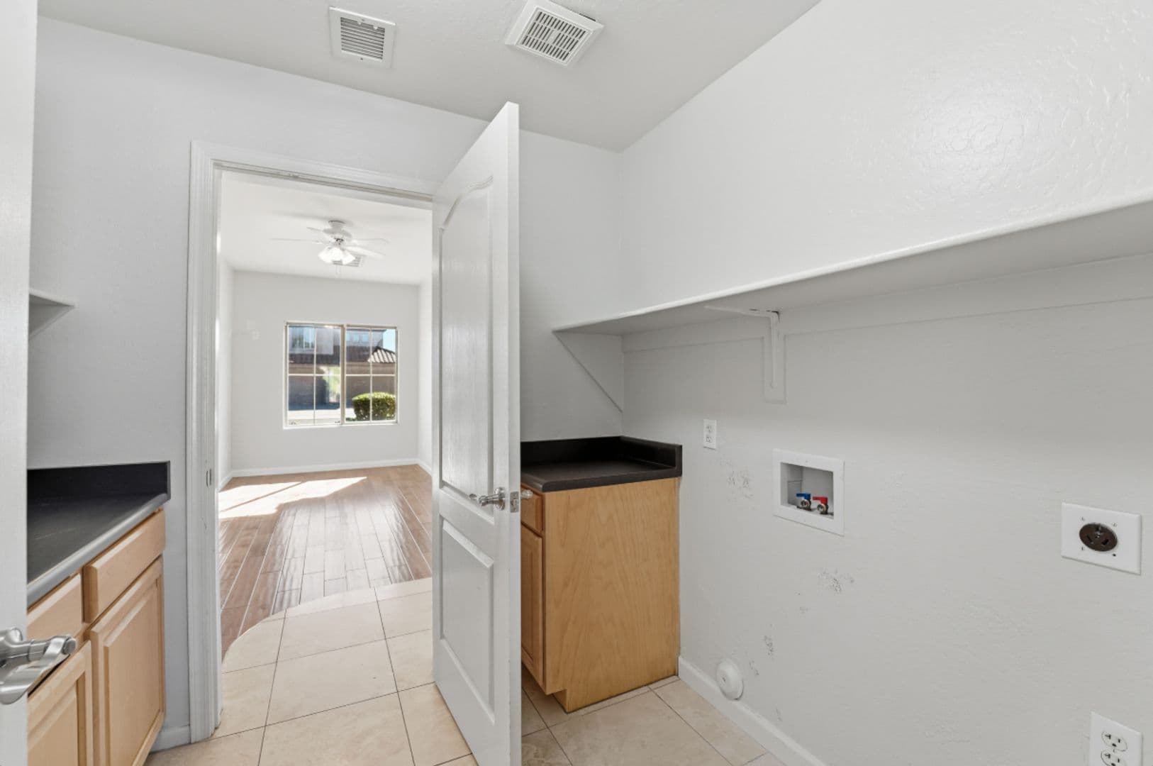 Glendale House: 7180 W Trails Dr