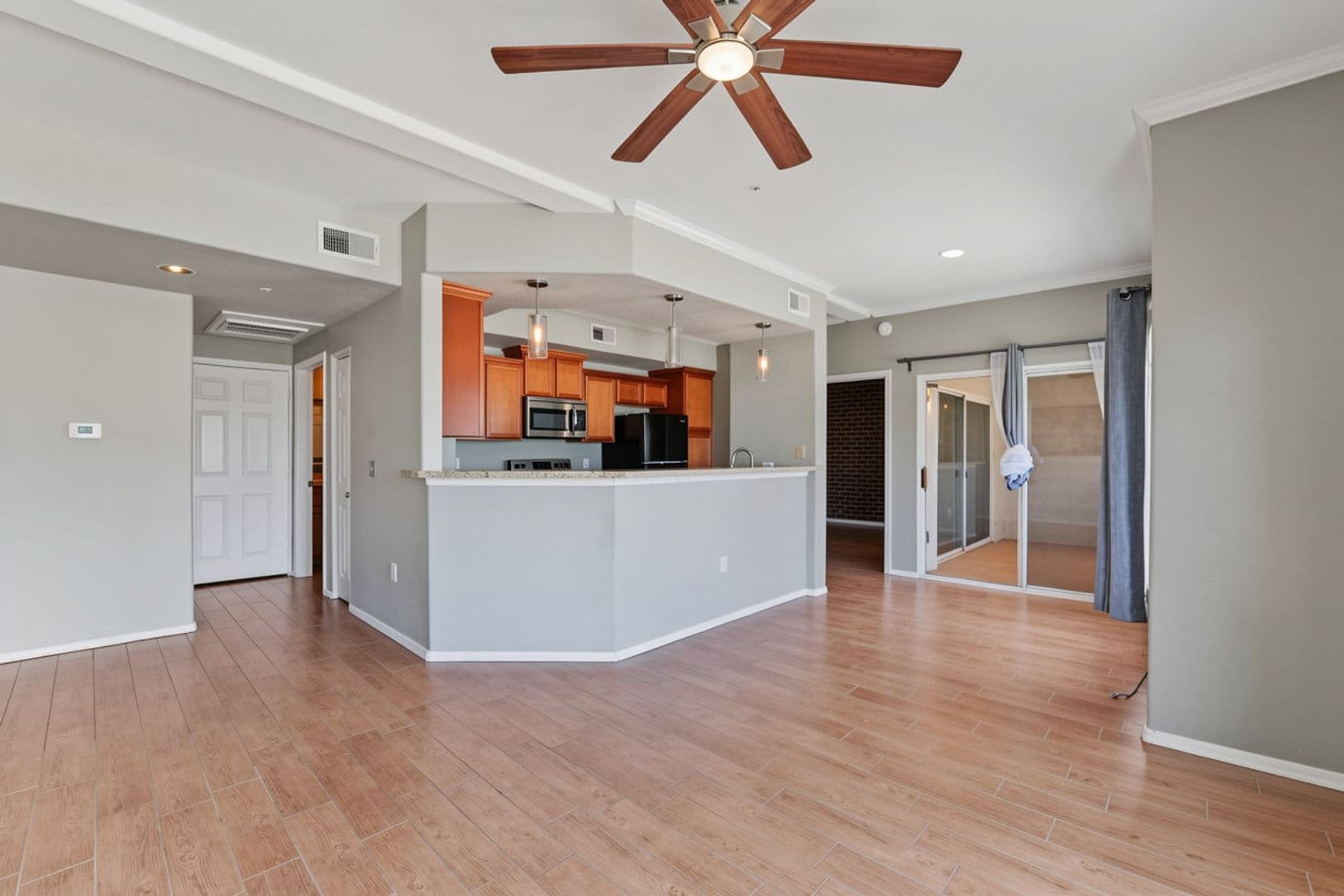 Phoenix Condo: 3236 E Chandler Blvd unit 2075
