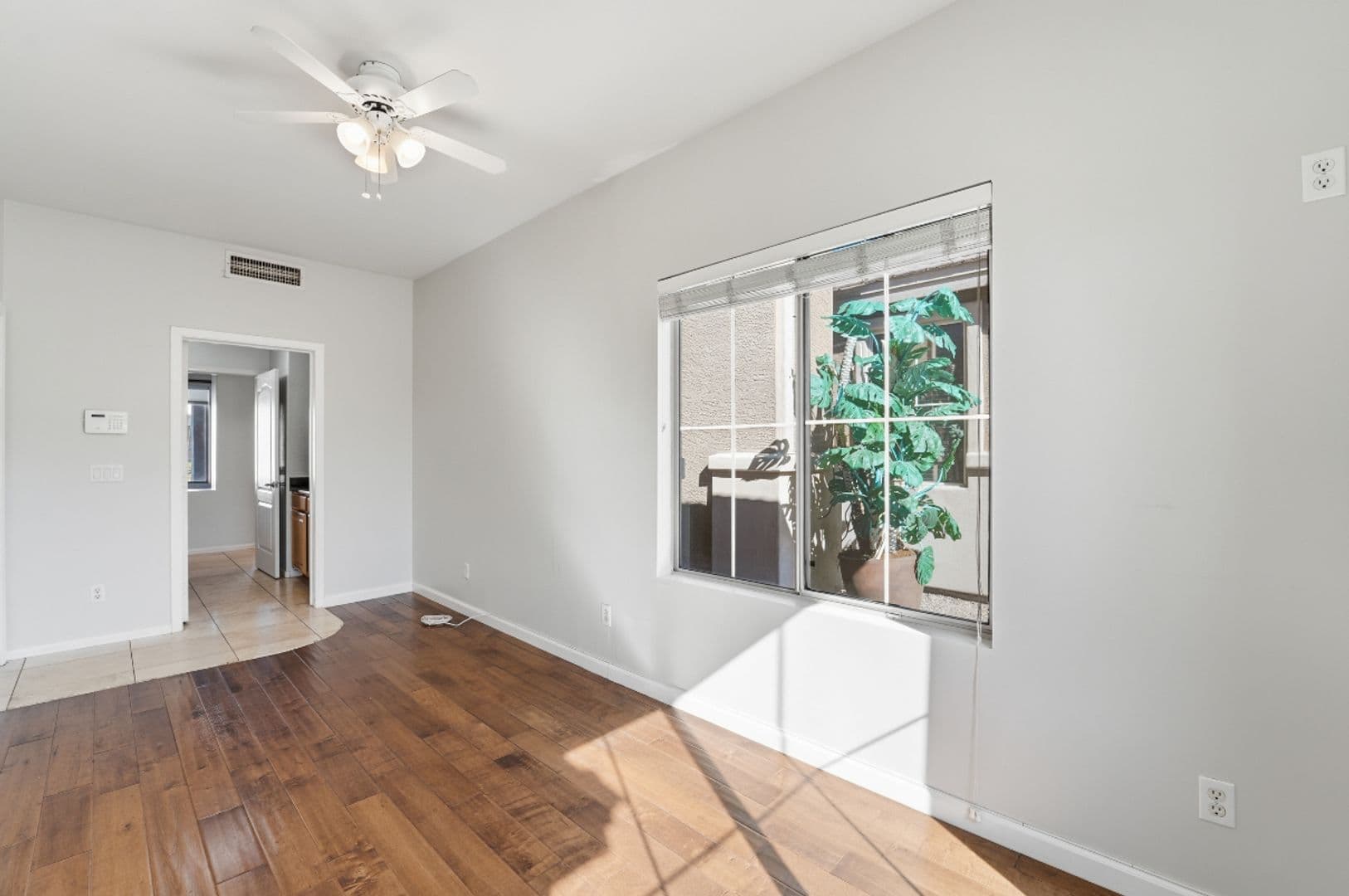 Glendale House: 7180 W Trails Dr