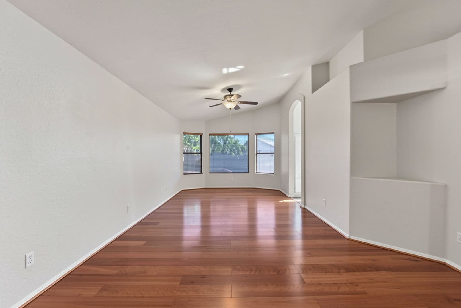 Scottsdale House: 10279 E Hillery Dr