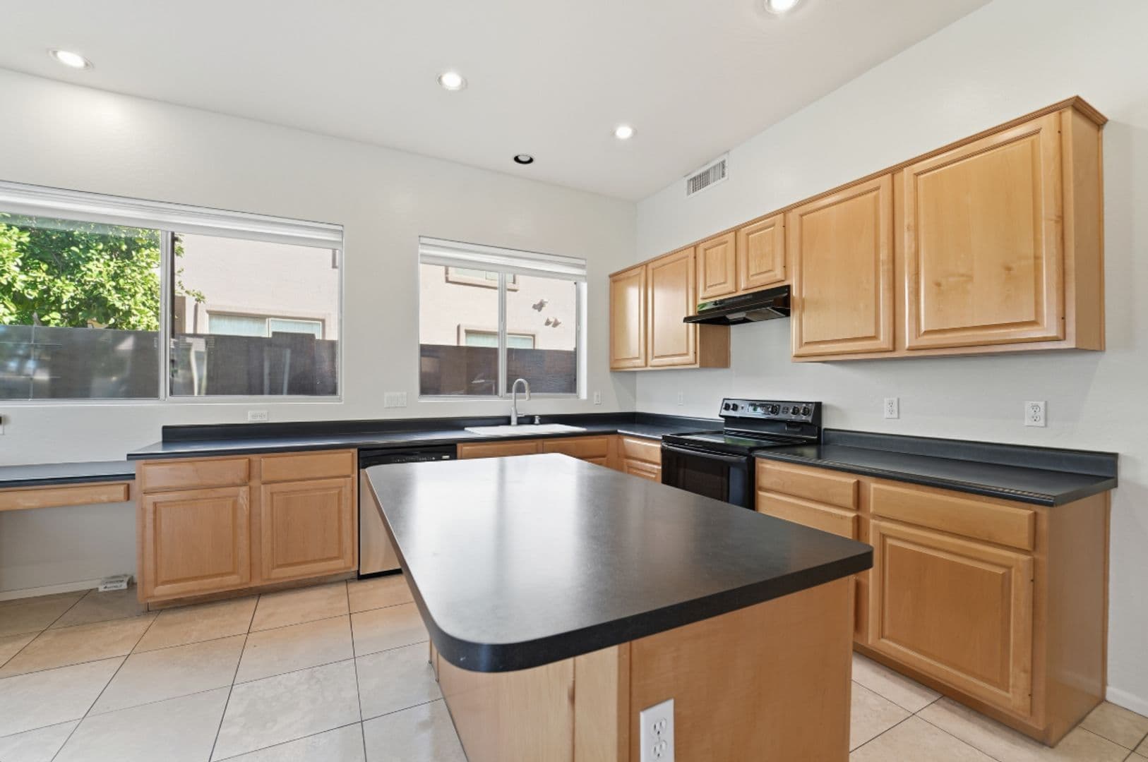 Glendale House: 7180 W Trails Dr