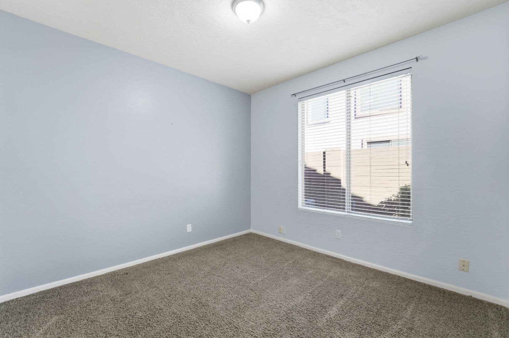 Glendale House: 7180 W Trails Dr
