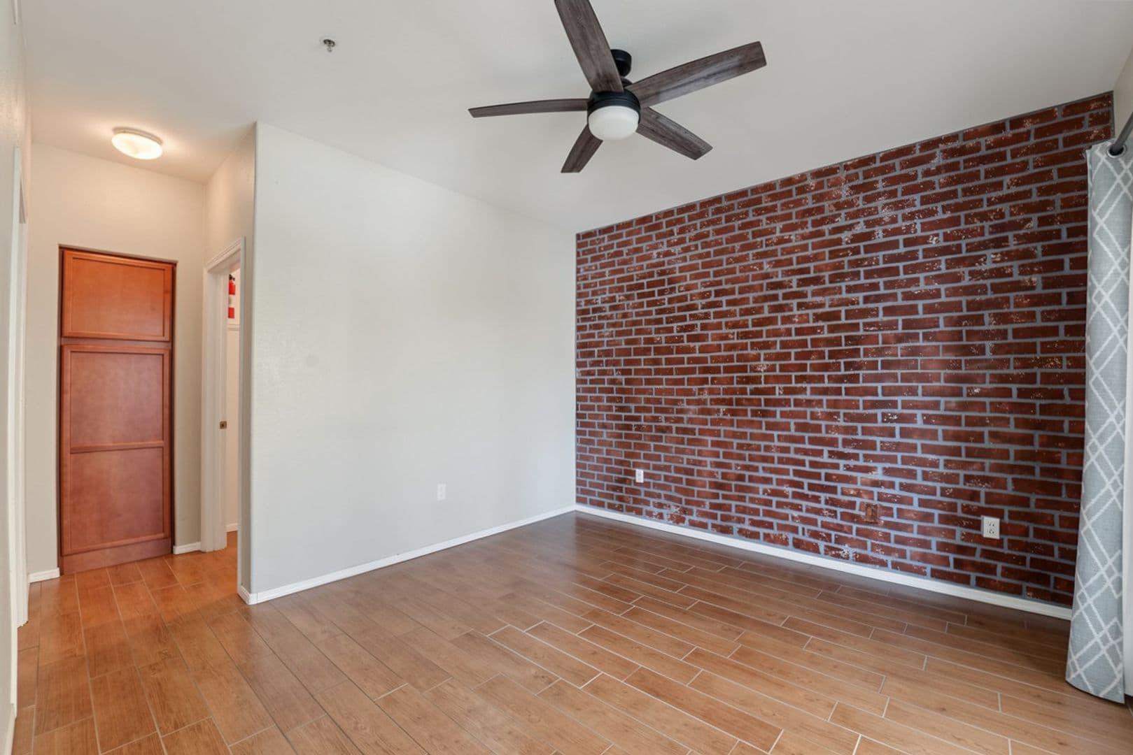 Phoenix Condo: 3236 E Chandler Blvd unit 2075