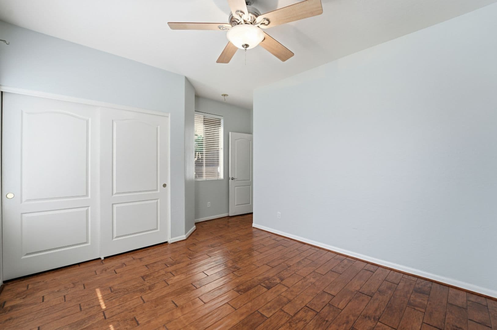 Glendale House: 7180 W Trails Dr