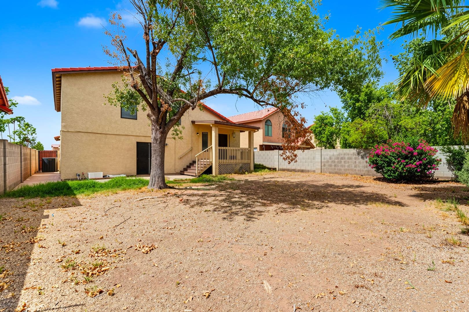 Gilbert House: 407 S Ocean Dr