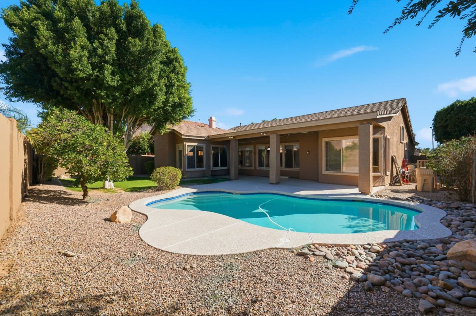 Glendale House: 7180 W Trails Dr