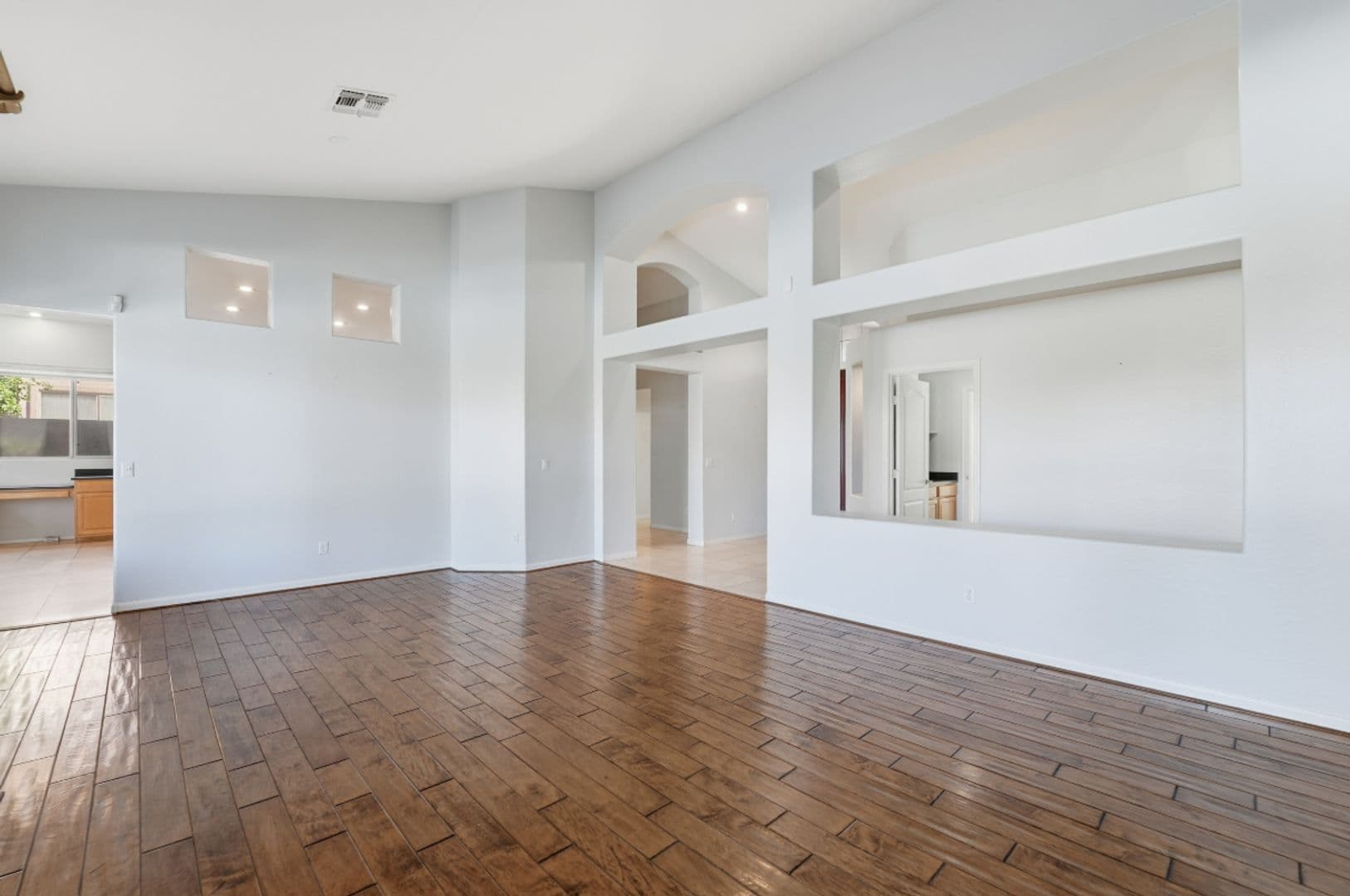 Glendale House: 7180 W Trails Dr