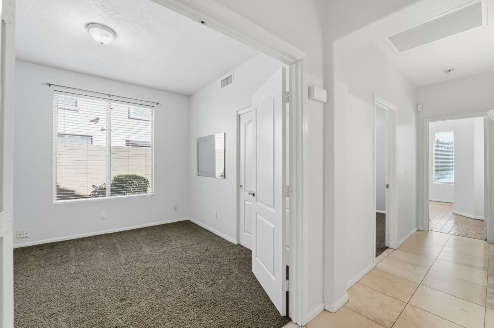 Glendale House: 7180 W Trails Dr