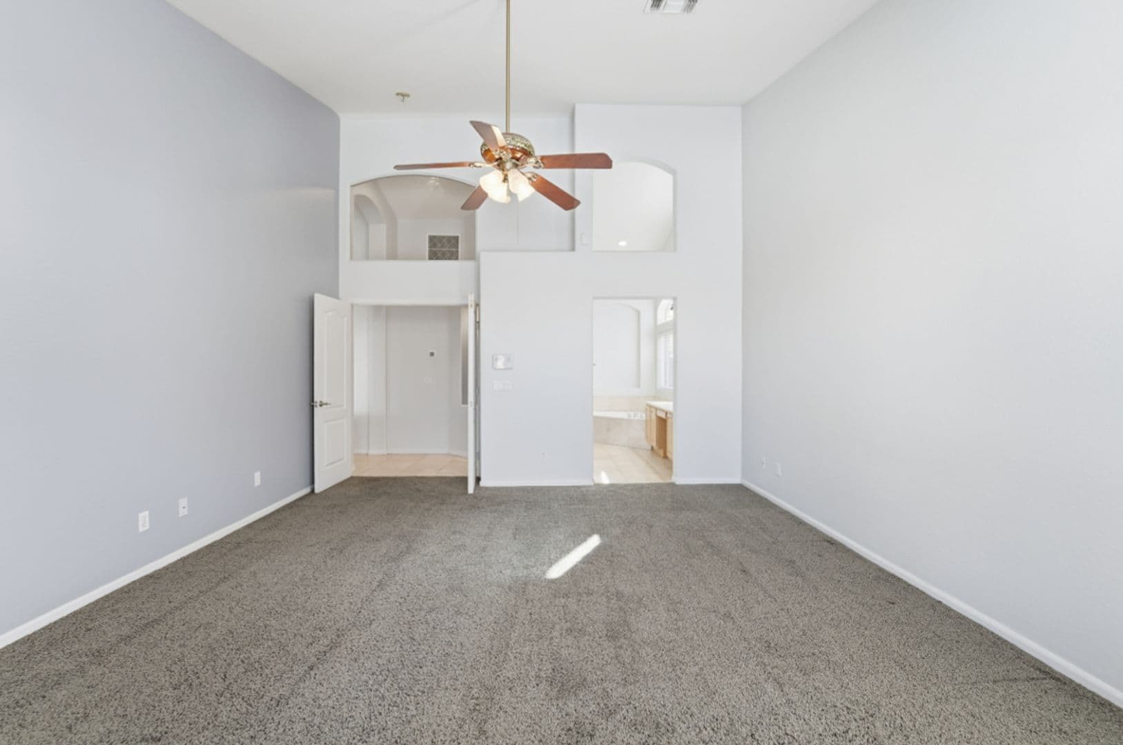 Glendale House: 7180 W Trails Dr
