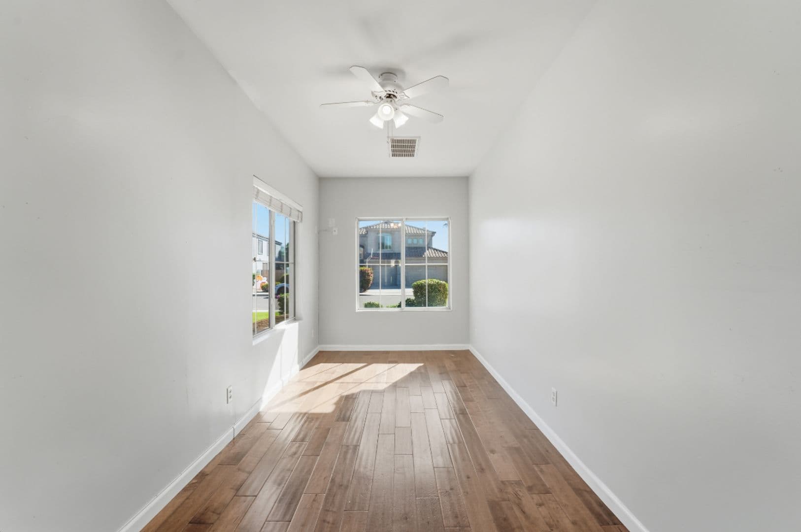Glendale House: 7180 W Trails Dr