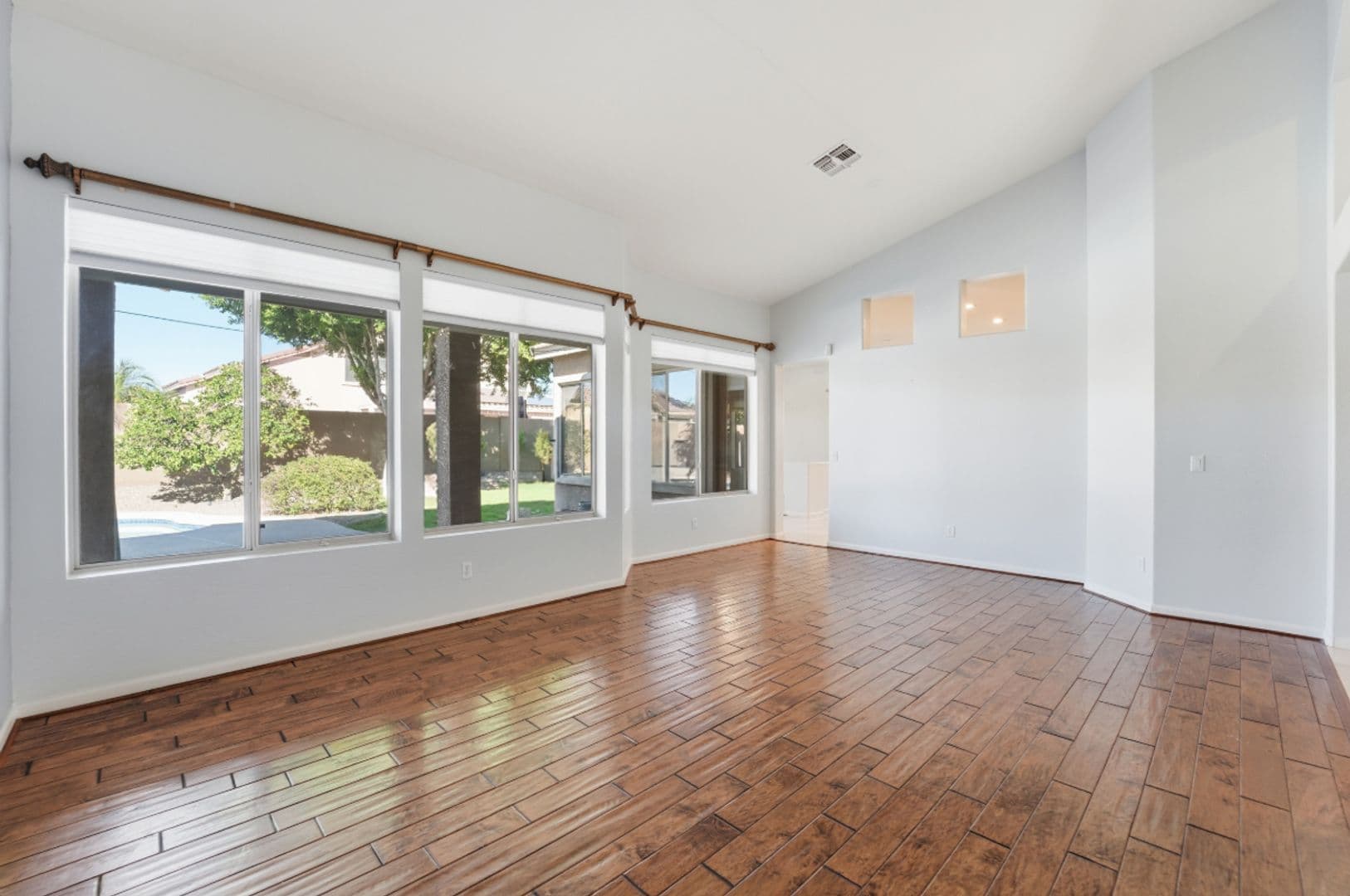 Glendale House: 7180 W Trails Dr