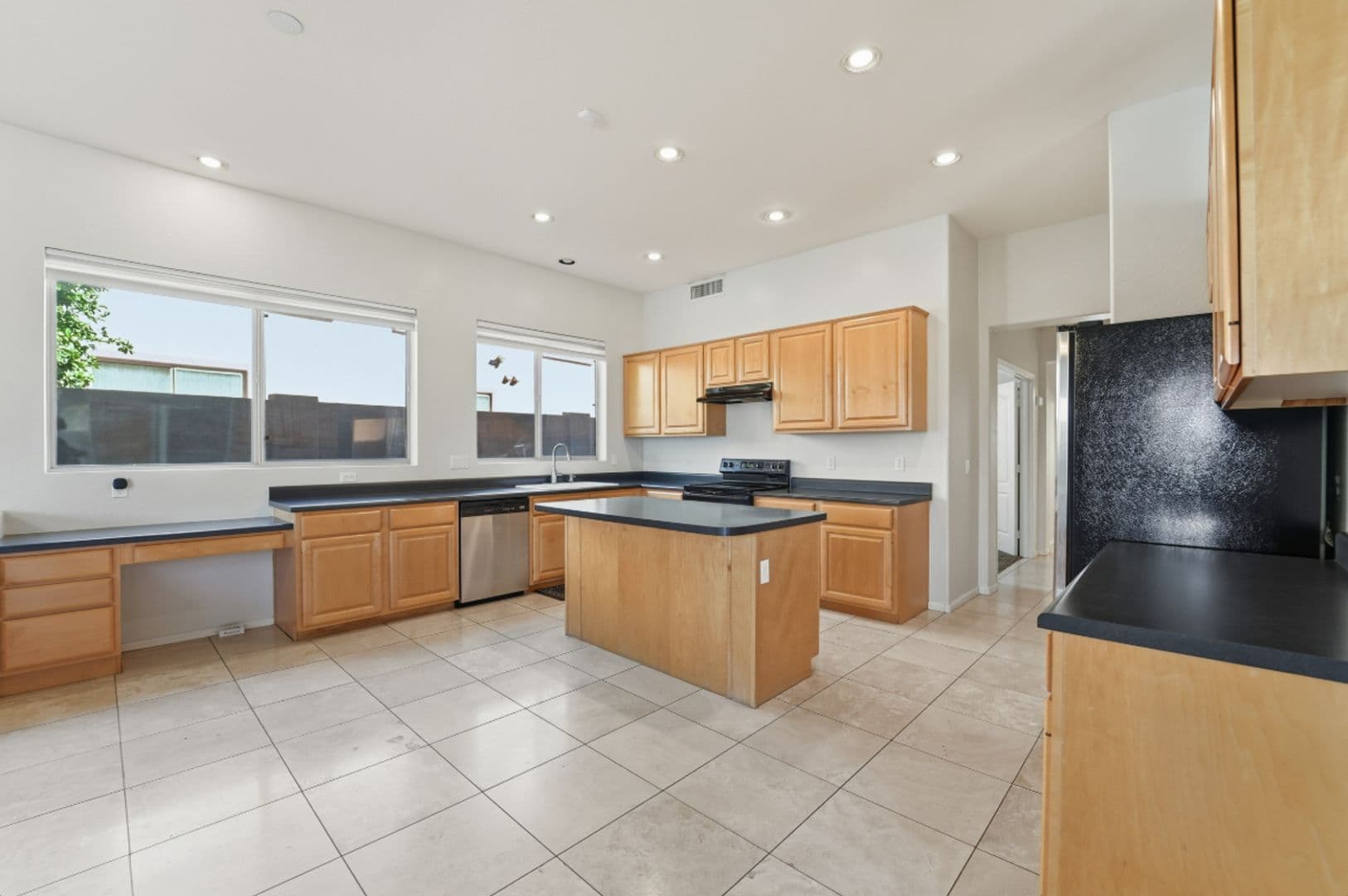 Glendale House: 7180 W Trails Dr