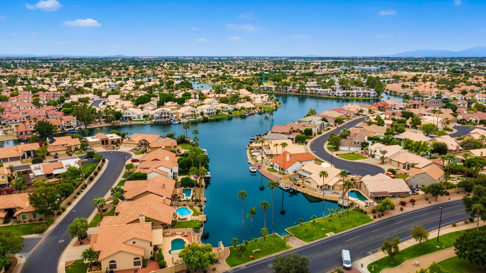 Gilbert House: 407 S Ocean Dr