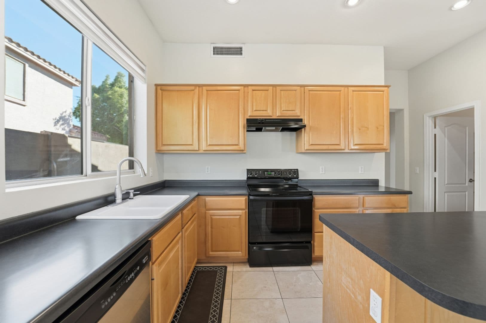 Glendale House: 7180 W Trails Dr