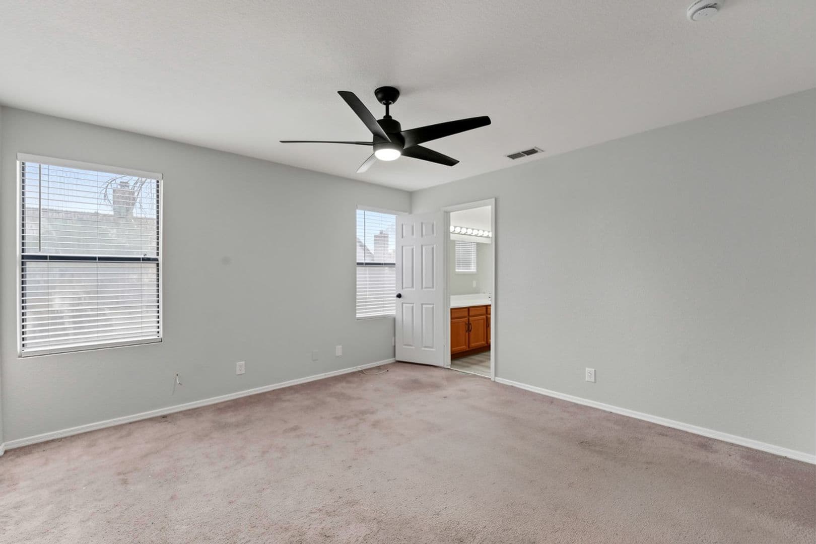 Gilbert House: 407 S Ocean Dr