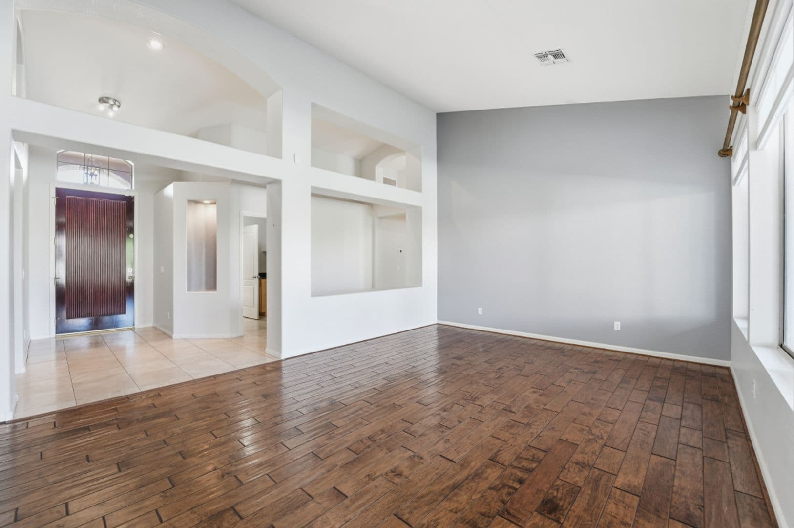 Glendale House: 7180 W Trails Dr