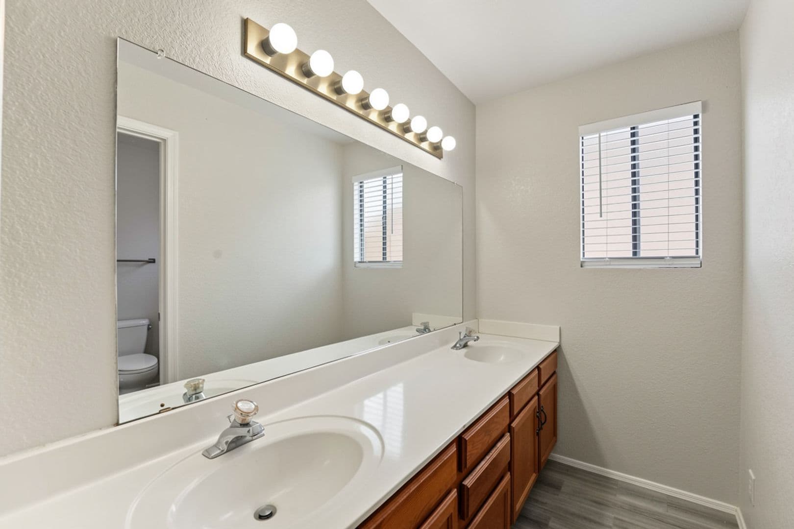 Gilbert House: 407 S Ocean Dr