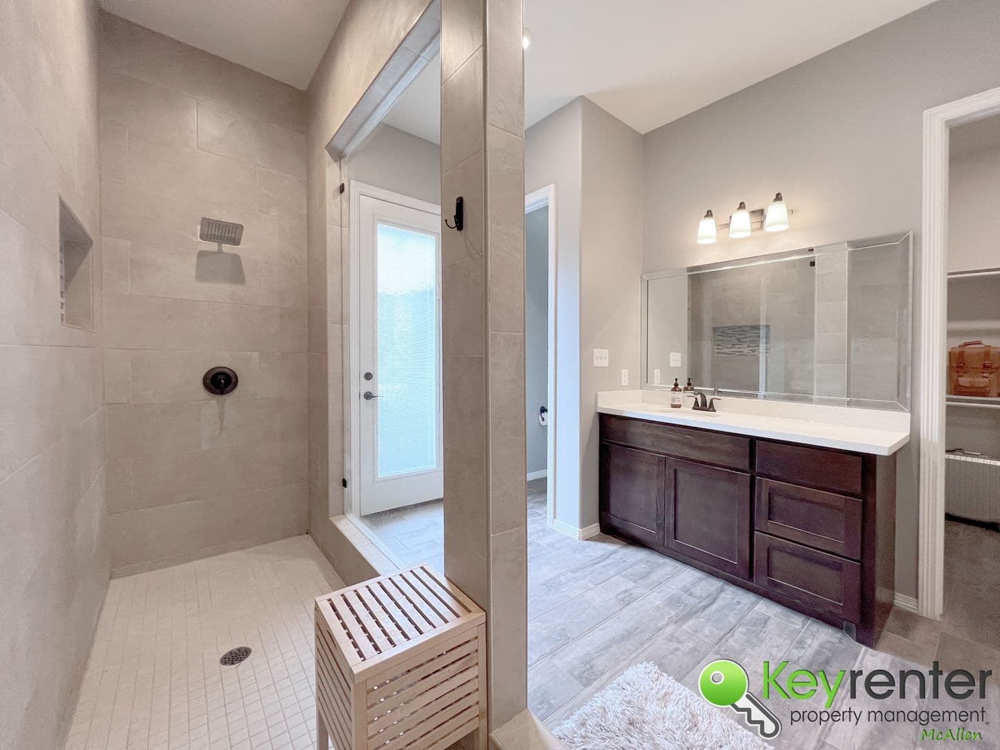 Edinburg House: 4226 Stillwater Cove