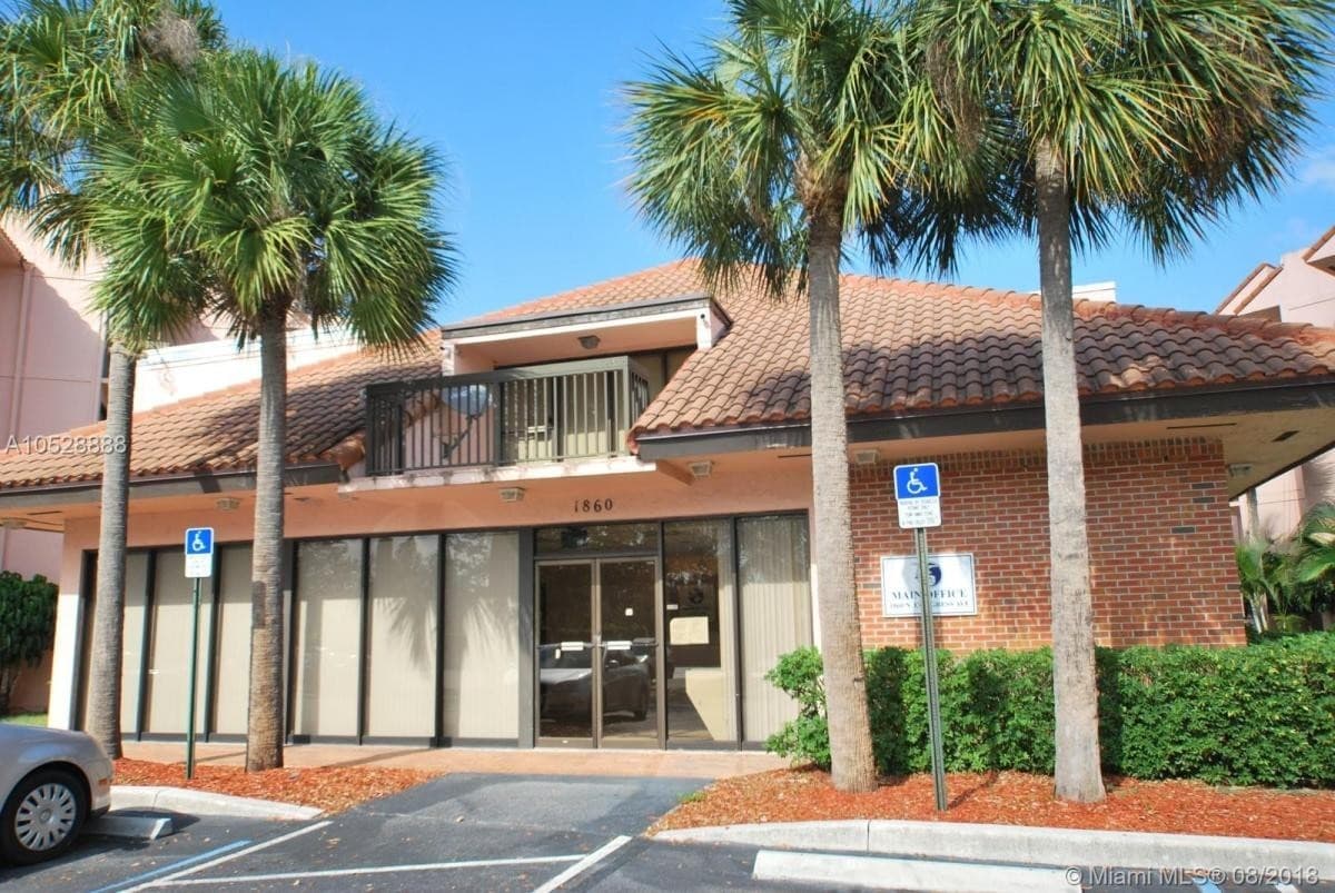 West Palm Beach Condo: 1950 N Congress Ave APT 206