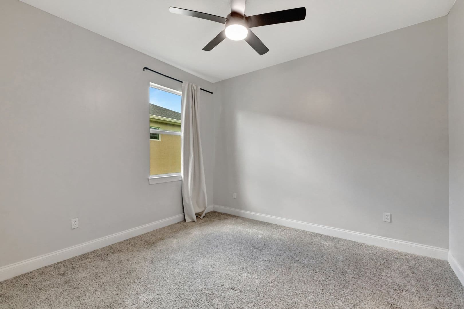 Port St Lucie House: 8606 Dahlia Circle