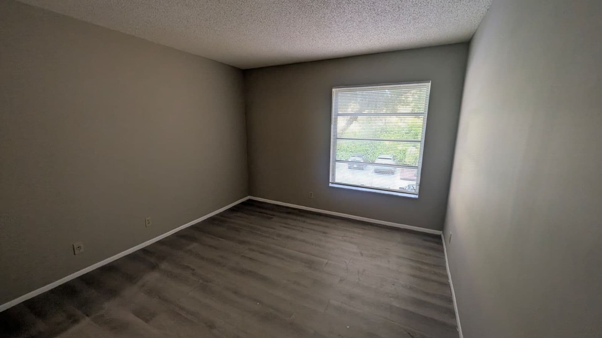 Boca Raton Condo: 490 NW 20th ST Unit 211
