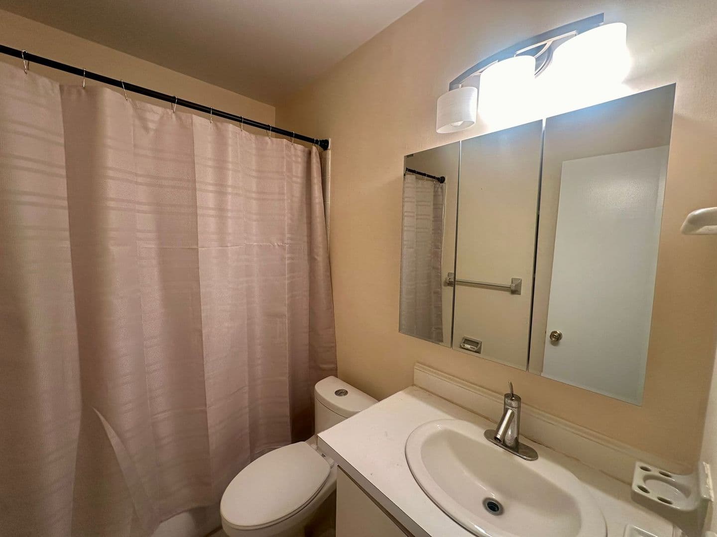 Fort Lauderdale Condo: 2170 NE 51st Ct Apt B25