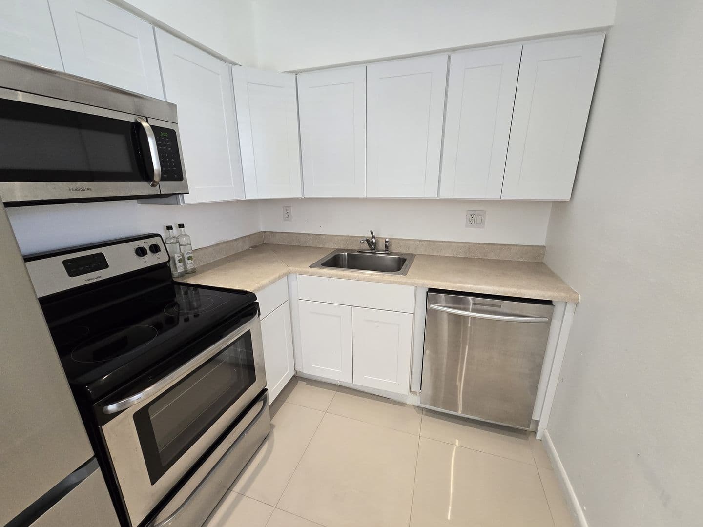 Miami Condo: 2800 NE 203rd St Apt 24