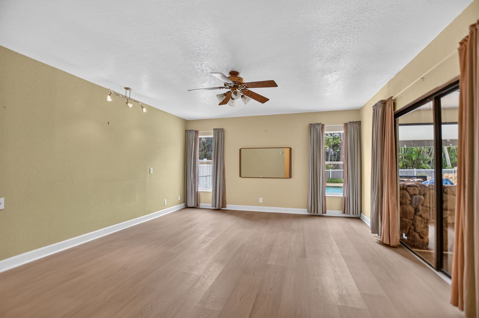 Deerfield Beach House: 2358 Deer Creek Trail