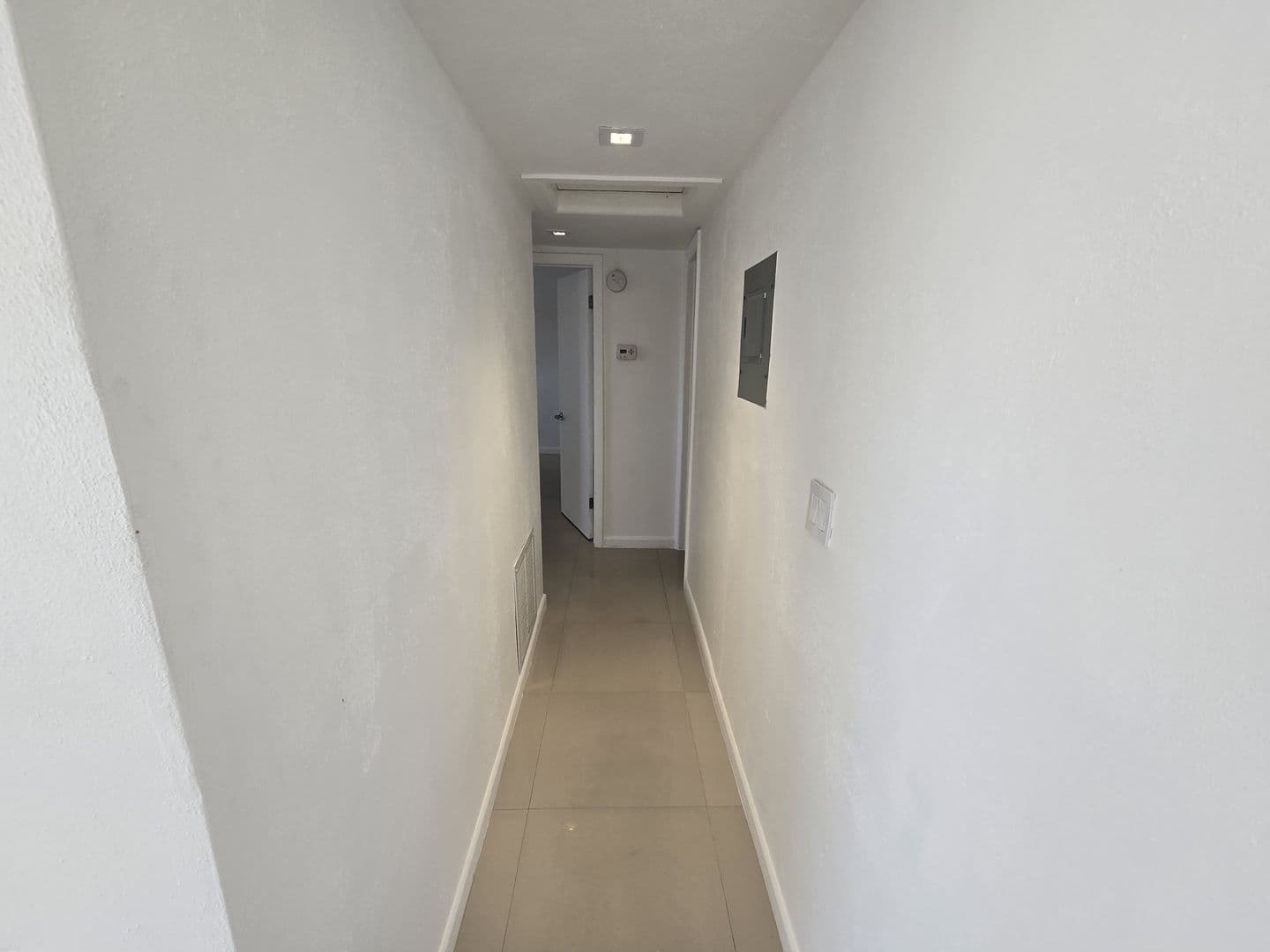 Miami Condo: 2800 NE 203rd St Apt 24
