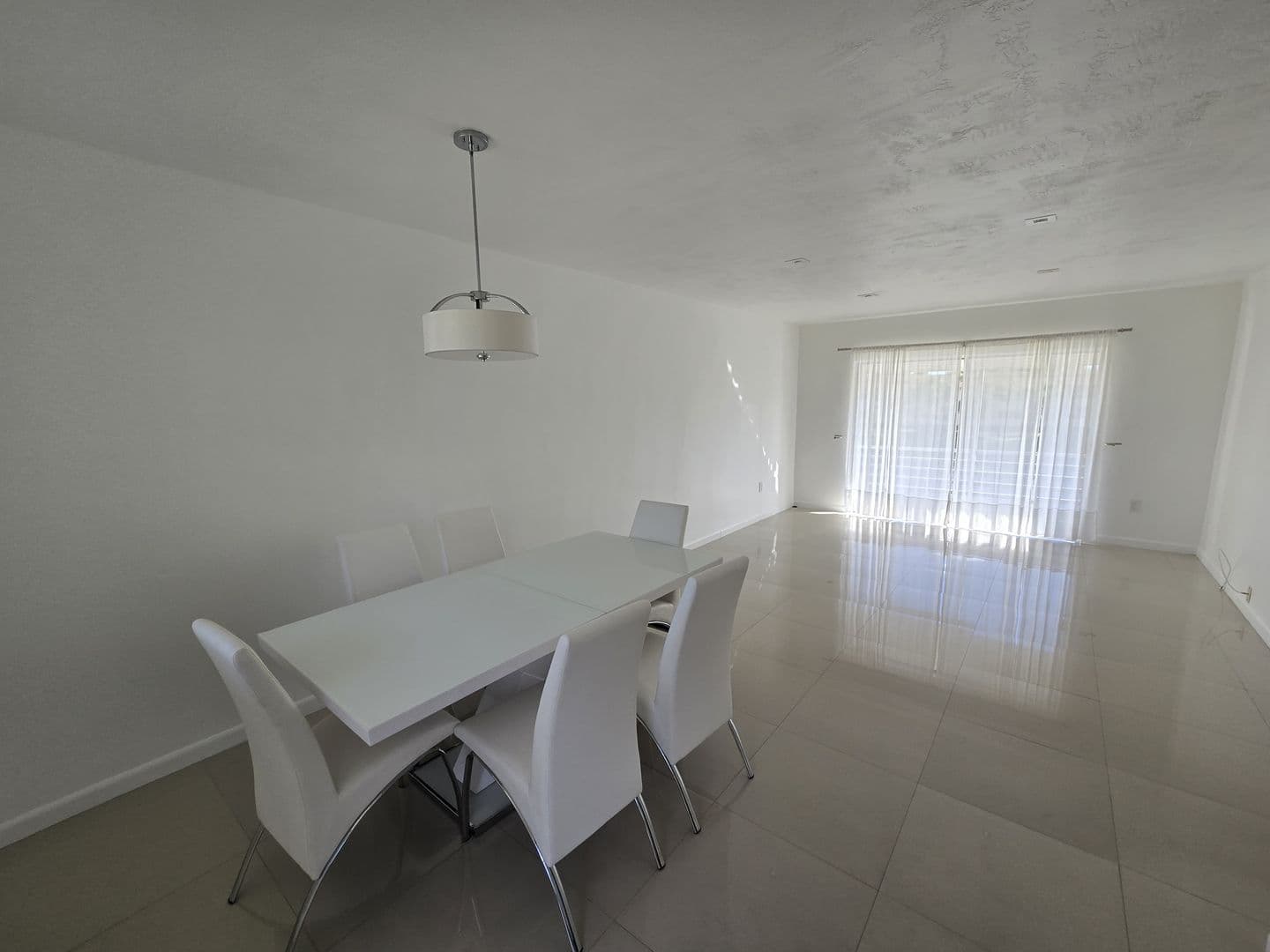 Miami Condo: 2800 NE 203rd St Apt 24