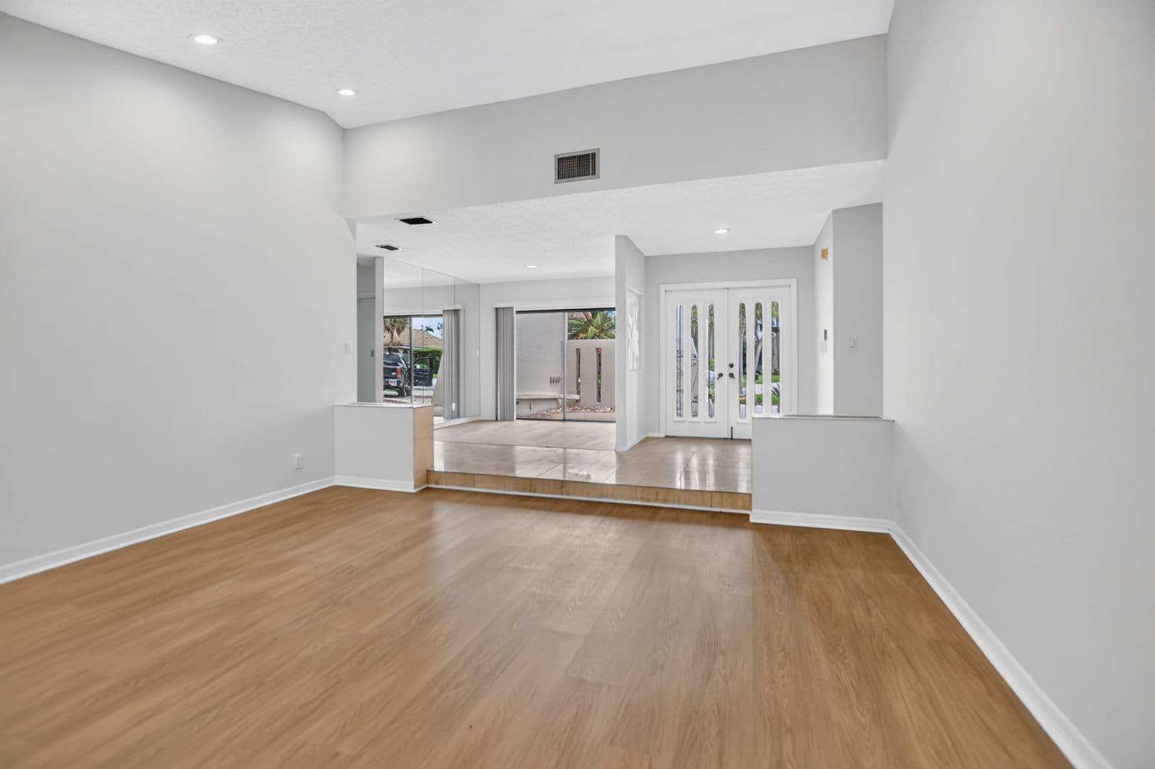 Deerfield Beach House: 2358 Deer Creek Trail