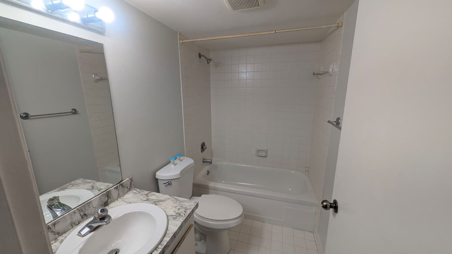 West Palm Beach Condo: 1950 N Congress Ave APT 206