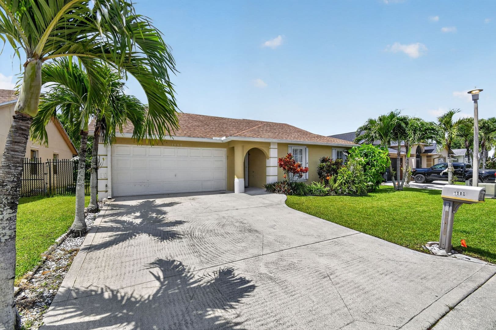 Greenacres House: 1080 Salmon Isle Greenacres