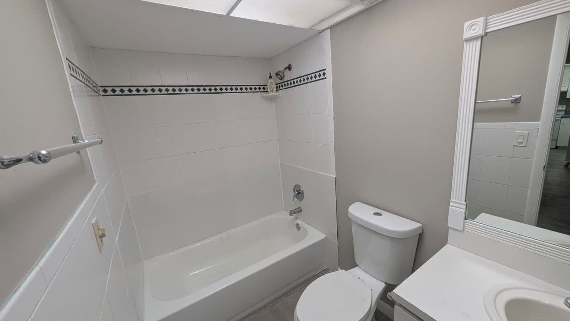 Boca Raton Condo: 490 NW 20th ST Unit 211